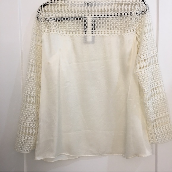 Cream (almost white) silk blend blouse. Size 14. - Picture 3 of 8